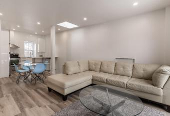 Spacious 2 bedroom apartment - 02 has Balcony rooms