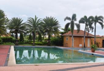 SMyleINN camella Jade has Balcony rooms