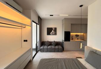 Modern Waveside Apartment No.2 has Balcony rooms