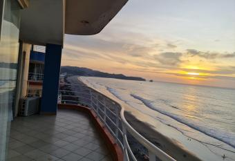 Hermoso Departamento en Atacames has Balcony rooms