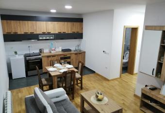 APARTMAN STEP WAy has Balcony rooms