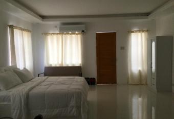 Gengs Apartment and Nmax Rentals allows 18 year olds to book a room