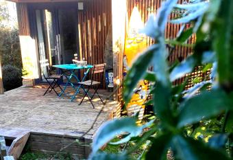 La petite cabane de Georges    Saint Br  vin l Oc  an has Balcony rooms