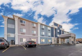 Comfort Inn & Suites Oklahoma City North - Quail Springs allows 18 year olds to book a room