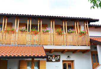 Tourist Farm Pri Po  arju has Balcony rooms