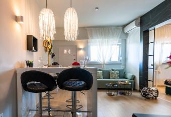 M Inn - Seaview with sunny terrace has Balcony rooms