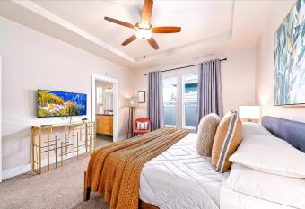 Gorgeous & Secluded 3BD 2BA Getaway by The Village at Meridian has Balcony rooms