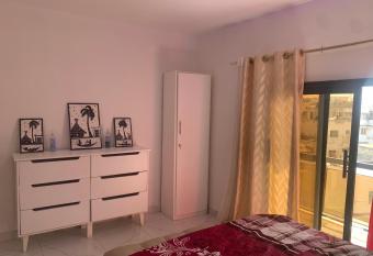 Appartement sacr   c  ur 3 deux chambres salon has Balcony rooms