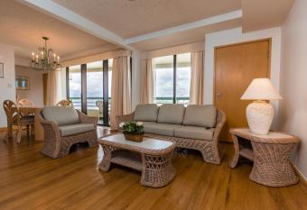 Alupang Beach Tower has Balcony rooms