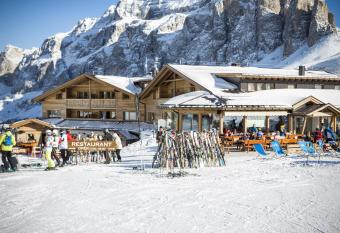 Passo Sella Dolomiti Mountain Resort has Balcony rooms