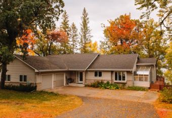 Relaxing Vacation! Lake/Arcade/Paddleboards/Kayaks has Balcony rooms