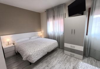 Rey Mundo has Balcony rooms