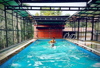 Kosher Livings has Balcony rooms