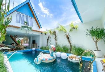 Ubu Villa Tropicola has Balcony rooms