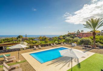 Vittoria Holidays Home has Balcony rooms