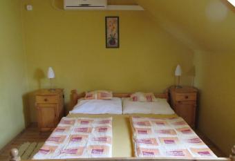 Tavi-f  szek Fogad   has Balcony rooms