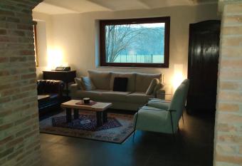 Miravigne House - Casa di Campagna con Cucina allows 18 year olds to book a room