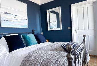 View at 142 allows 18 year olds to book a room