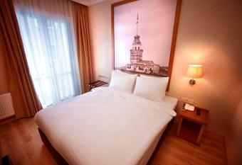 Sisli MLS Hotel allows 18 year olds to book a room