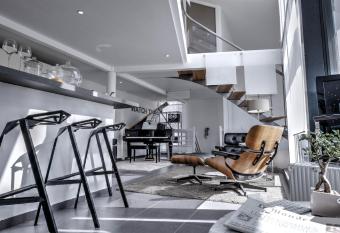 Beautiful Loft 130m2 Sun and free parking has Balcony rooms