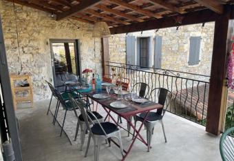 Mas de l arceau has Balcony rooms