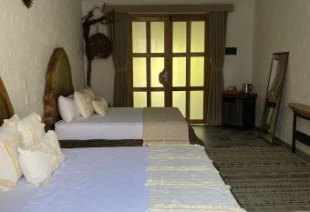 ANZALIK HOTEL BOUTIQUE allows 18 year olds to book a room