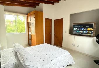Two-floor aparment, spacious and quiet has Balcony rooms