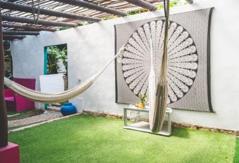 River Front Casa Antahkarana Nogalito Hotel Room 9 has rooms with a private hot tub