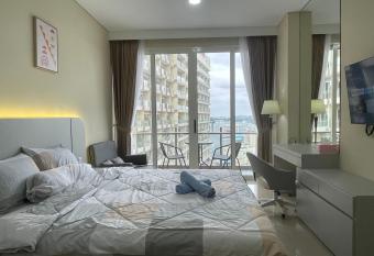 SJ Homes Cozy Studio Nagoya Thamrin City allows 18 year olds to book a room