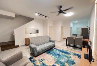 Homestay Bandar Mahkota Banting has Balcony rooms