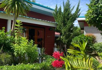 Thai Smile Bungalows allows 18 year olds to book a room