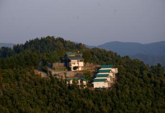 Woodsmoke Retreat has Smoking/Balcony rooms