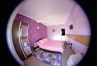 Vila Alexandru allows 18 year olds to book a room