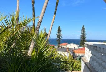 Whispering Waves Self Catering Apartment allows 18 year olds to book a room