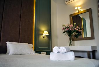 Elia Stalos Apartments has Balcony rooms