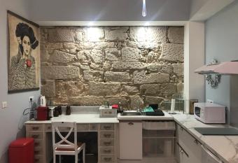 L Apothicaire - BedinShop allows 18 year olds to book a room