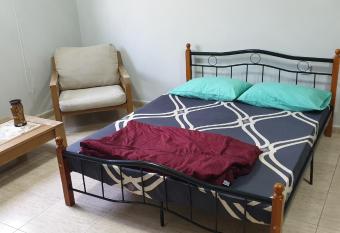 HOUSE IN AL AIN allows 18 year olds to book a room