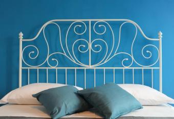 La Darsena Fiumicino allows 18 year olds to book a room