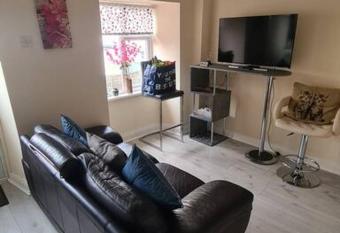 Apartment 1, Regent Street has Balcony rooms