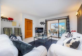 Atico Roger De Flor has Balcony rooms