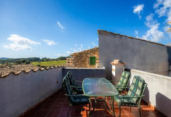 Duplex Can Roses has Balcony rooms