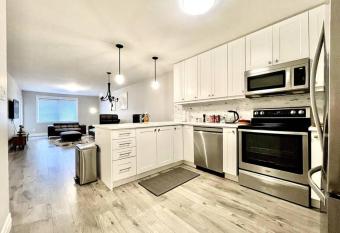 Hillside Villa - Trenton has Balcony rooms