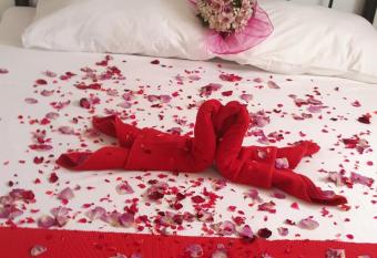 Apartments Ira allows 18 year olds to book a room