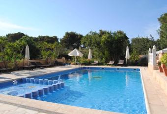 Hostal Restaurante Pou des Lle   has Balcony rooms