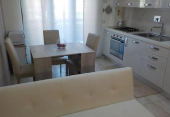 Appartamento ai Castelli Romani has Balcony rooms