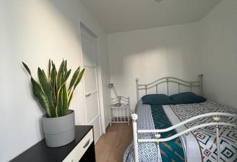 Les Studios Parfaitement Imparfaits - Lens Louvre-Bollaert has Balcony rooms