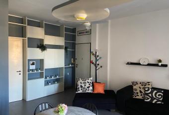 Bilocale del Marchesato allows 18 year olds to book a room