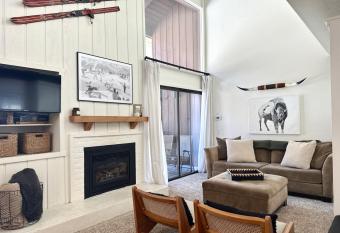 Epic Condo walk to Canyon Lodge has Balcony rooms