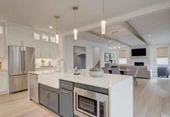 1700 Deadwood Loop allows 18 year olds to book a room