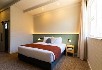 The Clovercrest Hotel Motel allows 18 year olds to book a room